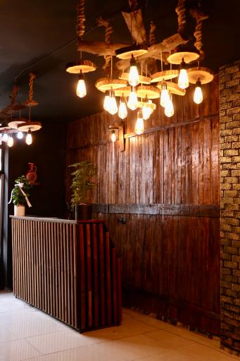 رستوران و سفره خانه رنگ شب 