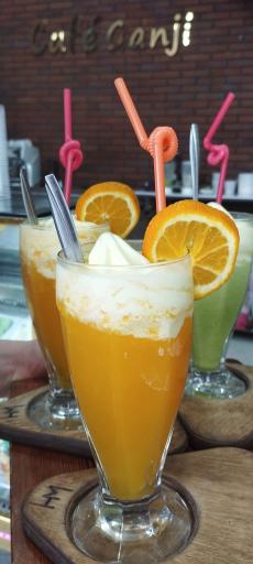 عکس بستنی و آبمیوه مخصوص گنجی گرمی