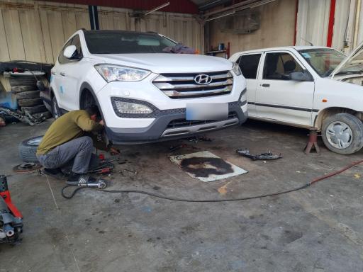 عکس تعمیرگاه خودروهای چینی و کره ای