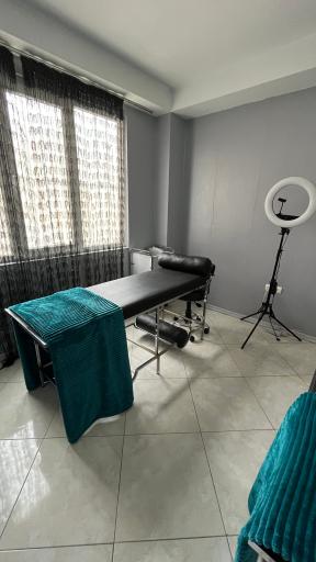 عکس استودیو کاشت ناخن و اکستنشن مژه سحر آهسته
