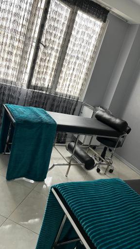 عکس استودیو کاشت ناخن و اکستنشن مژه سحر آهسته