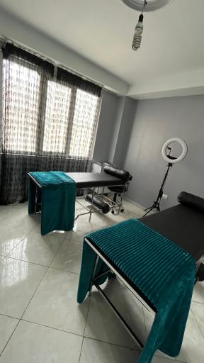 عکس استودیو کاشت ناخن و اکستنشن مژه سحر آهسته