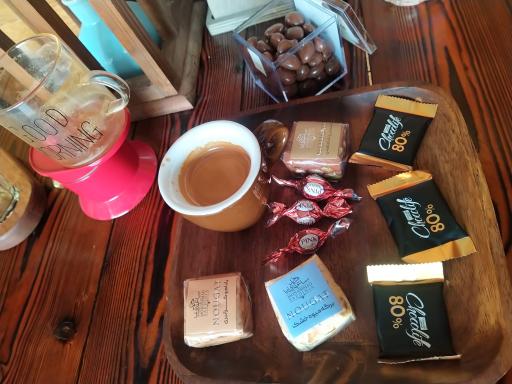 کافه تریا ژوان