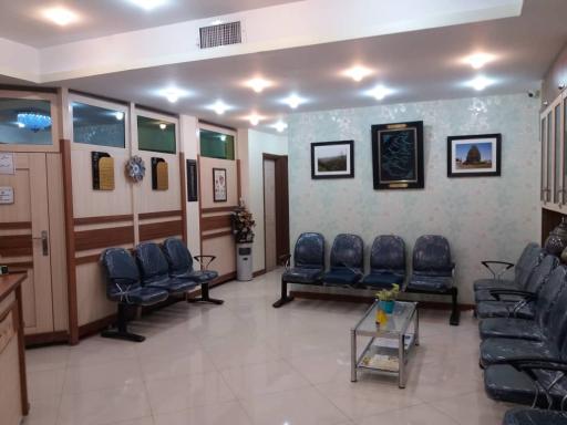 عکس دکتر زهره فیض آبادی متخصص طب سنتی ایرانی