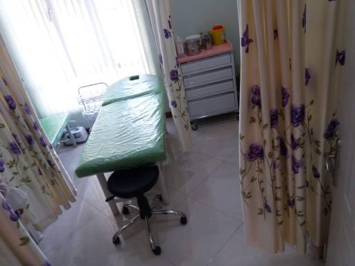 دکتر زهره فیض آبادی متخصص طب سنتی ایرانی