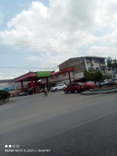 عکس پمپ بنزین محسنی