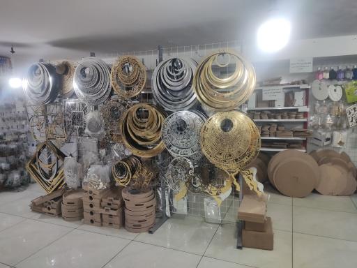 عکس فروشگاه هنری کافه رزین