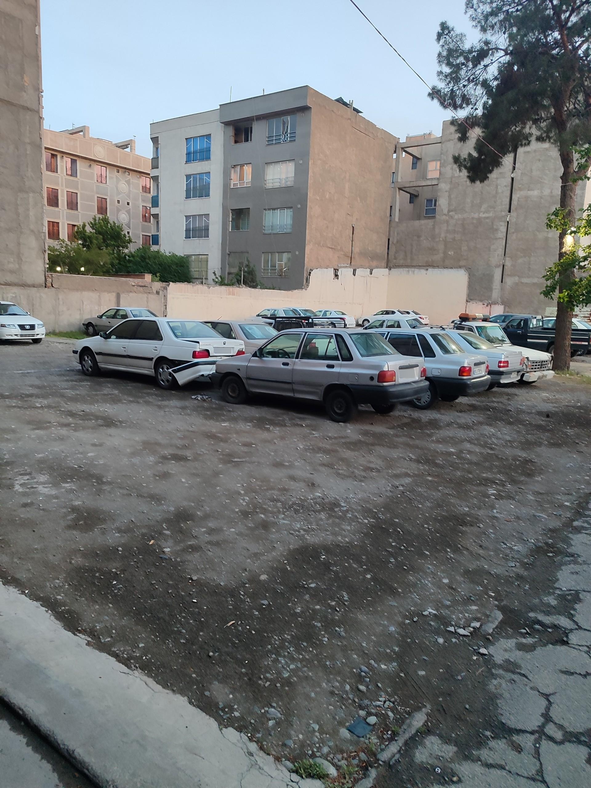 عکس پارکینگ عمومی شبانه روزی حافظ ۲