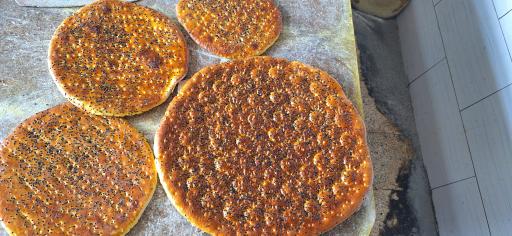 عکس نان روغنی حسین