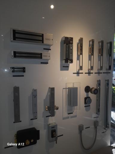 عکس کارخانه صنعتی استادکار 