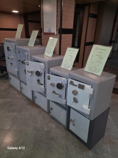 عکس کارخانه صنعتی استادکار 