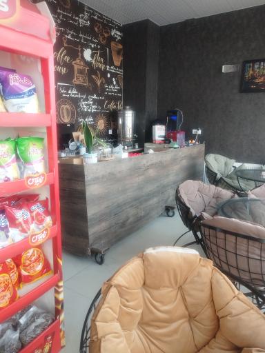 عکس کافه بیلیارد پاییز