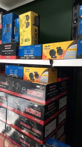 عکس خدمات بوق و چراغ خودرو 