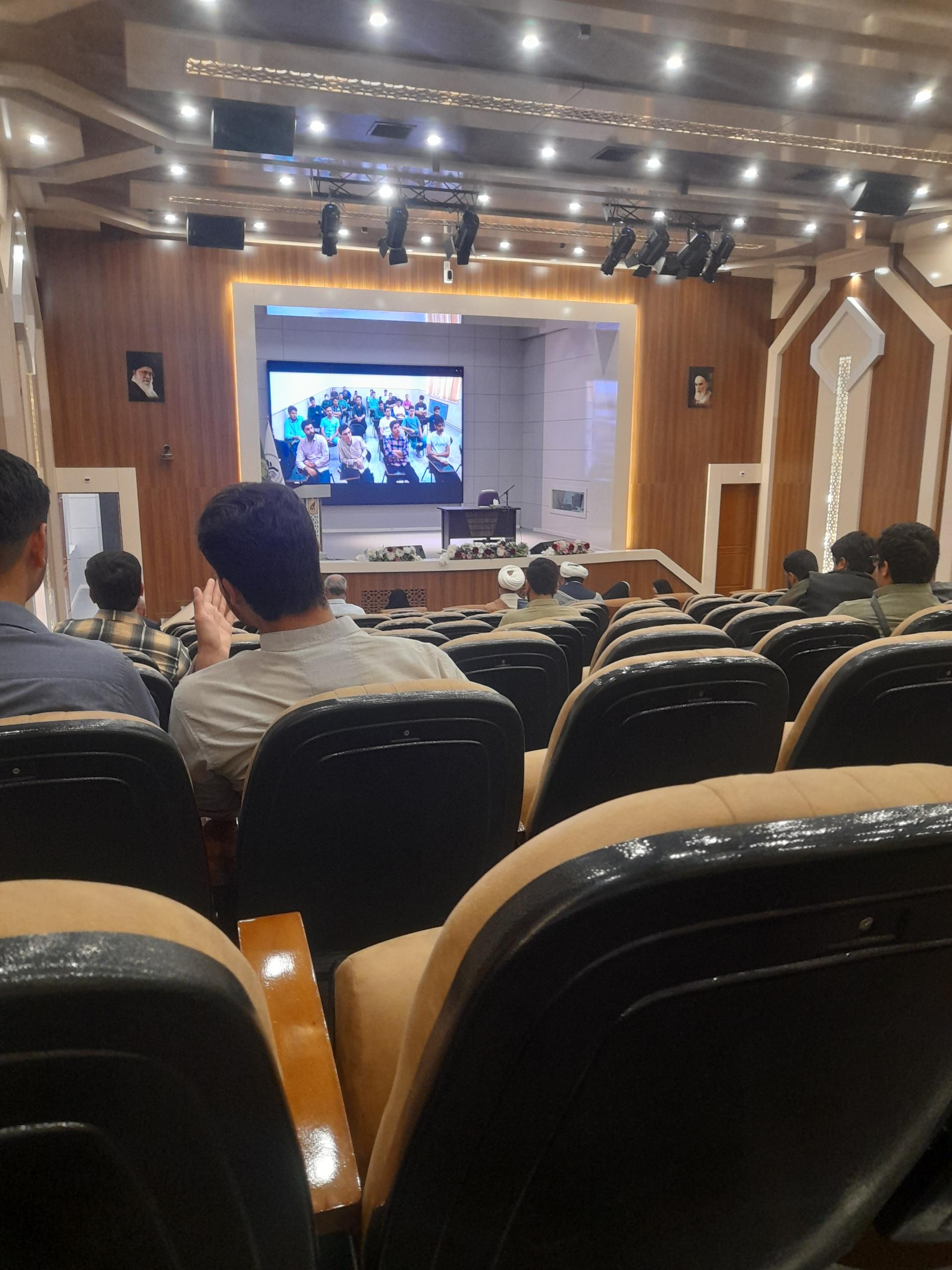 عکس دانشگاه بین‌المللی امام رضا (ع)