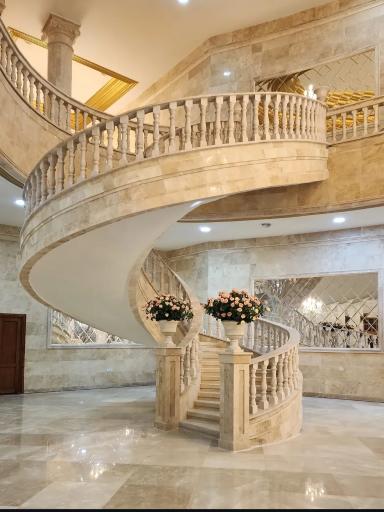 عکس عمارت مجلل داریوش 