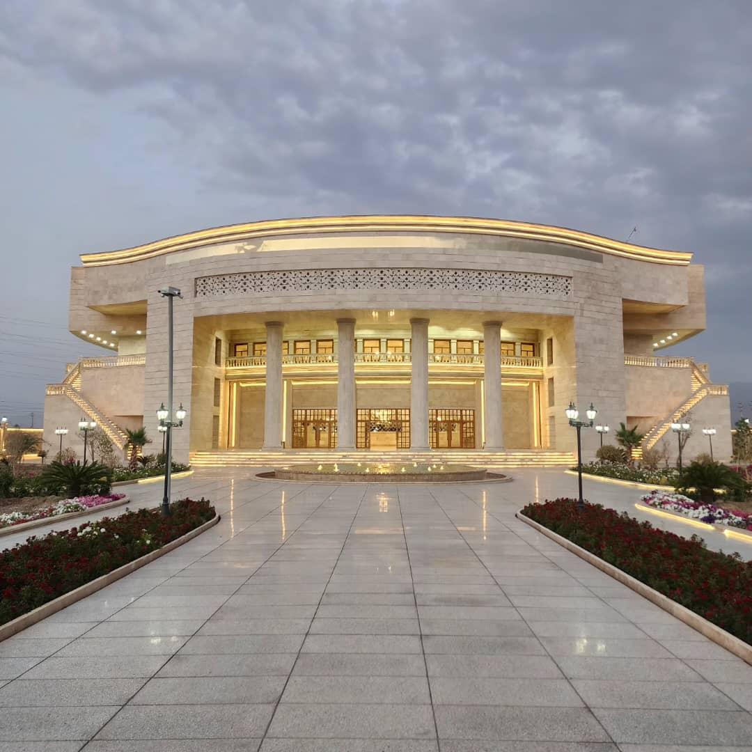 عکس عمارت مجلل داریوش 