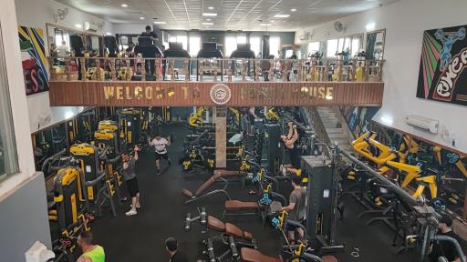 عکس باشگاه پرورش اندام خانه قدرت