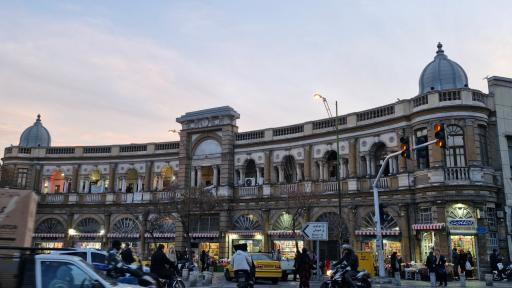 عکس میدان حسن آباد