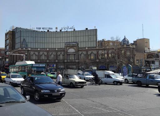 عکس میدان حسن آباد