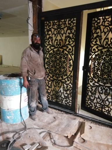 عکس کارگاه آهنگری عزیزی 