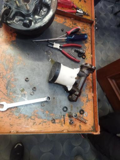 عکس تعمیرگاه جلوبندی دایی