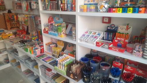 عکس نوشت افزار مداد رنگی