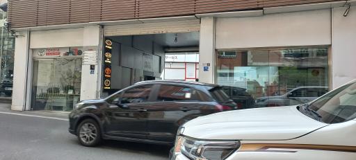 عکس نمایندگی مجاز تویوتا پروشات