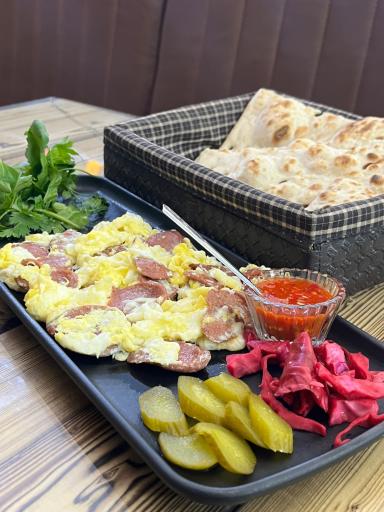 عکس سفره خانه سنتی دورهمی