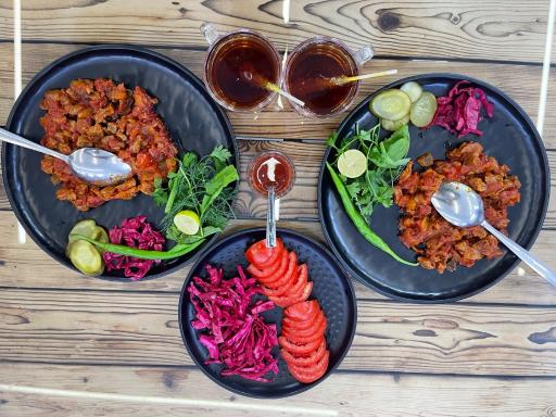 عکس صبحانه خوری و كته كبابی دورهمی