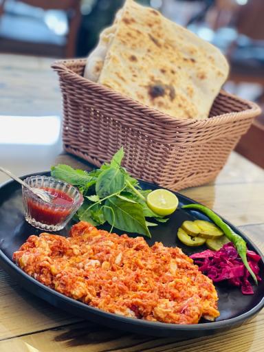 عکس صبحانه خوری و كته كبابی دورهمی