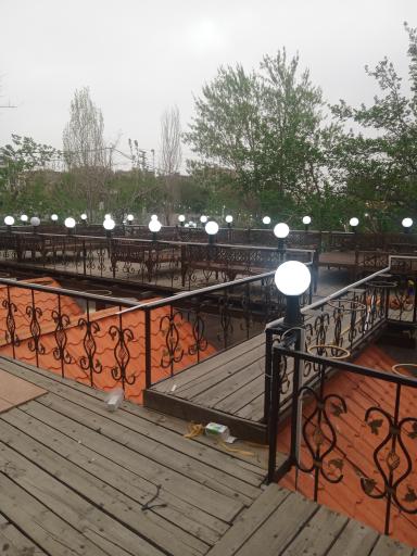 عکس باغچه رستوران خودمونی
