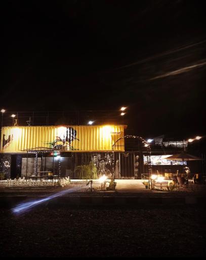 عکس مجموعه ورزشی پرواز