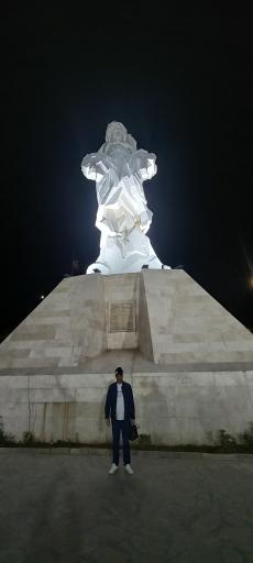 عکس مجسمه مقاومت کردستان