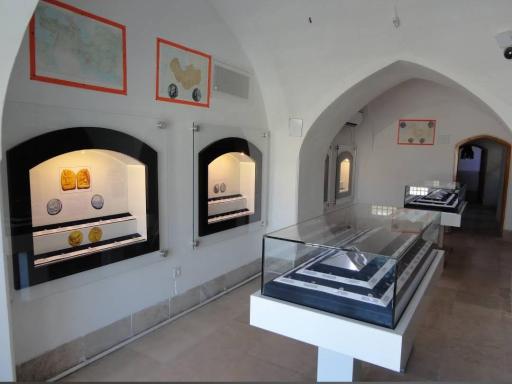 عکس موزه مهر و سکه کومش