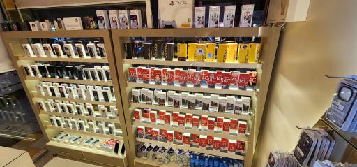 عکس فروشگاه موبایل اسپیک