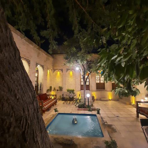 عکس خانه سنتی ملک