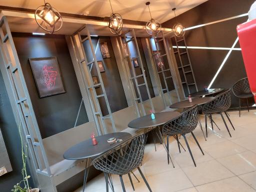 عکس کافه شکلات سیاه