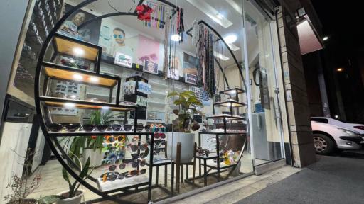 عینک فروشی تکلو