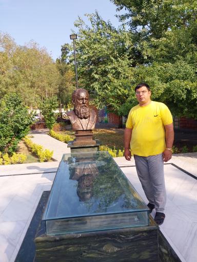 عکس آرامگاه هوشنگ ابتهاج (سایه)