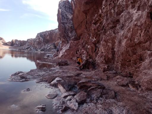 عکس چشمه و دریاچه نمکی گنبد نمکی قم