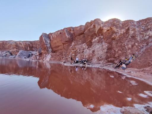 عکس چشمه و دریاچه نمکی گنبد نمکی قم