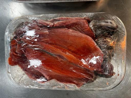 سالن عرضه ماهی زنده پیشگامان (قزل‌چی)