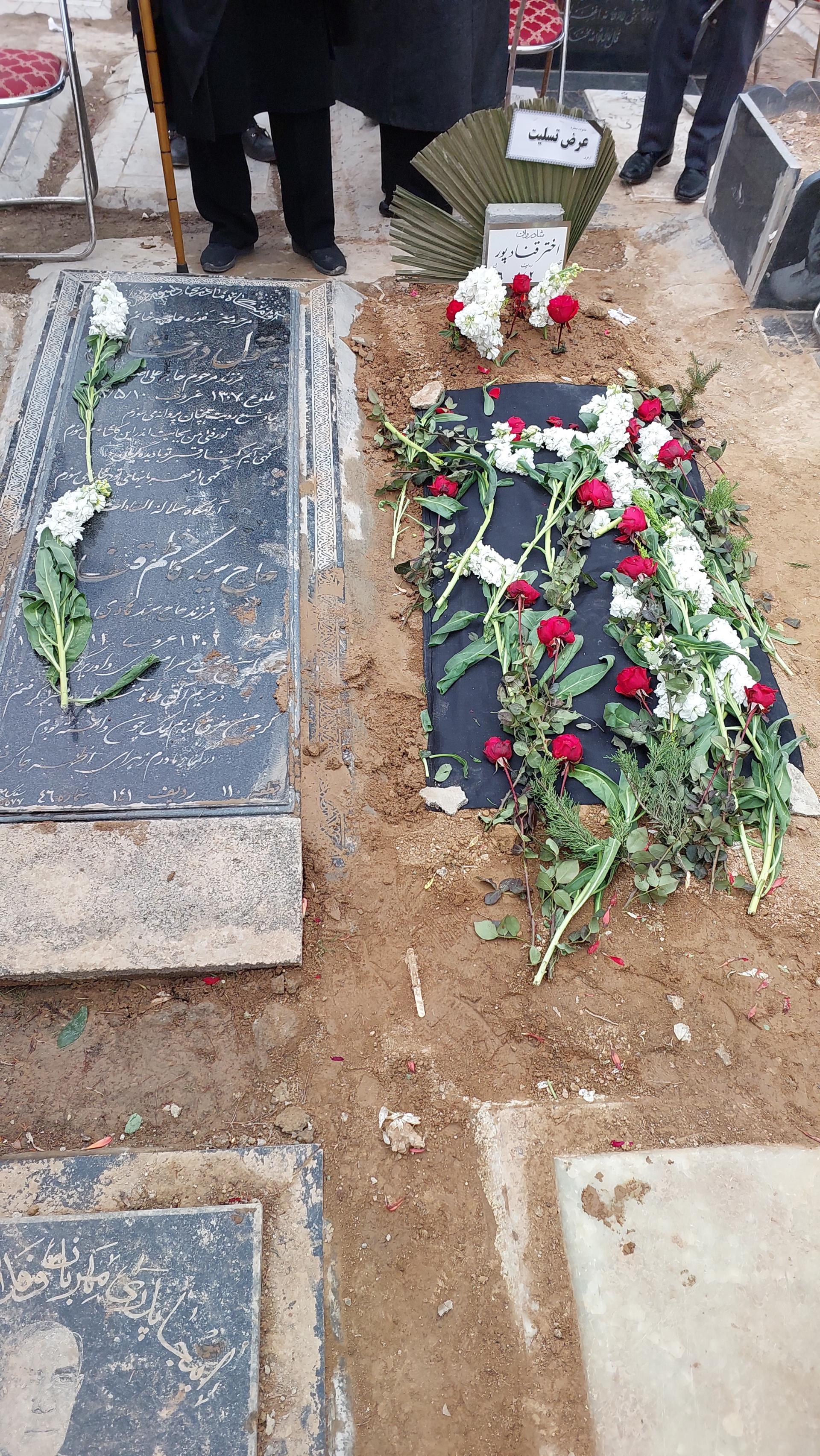 عکس مزار بزرگ خاندان حاج سید کاظم قنادپور