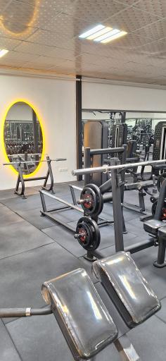 عکس باشگاه بدنسازی بابک 