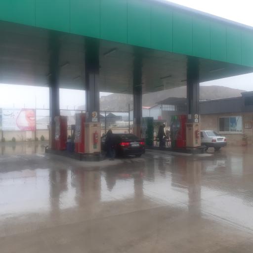 عکس پمپ بنزین تیموری