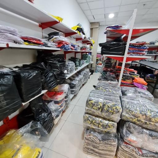 عکس پوشاک ورزشی پویان اسپرت