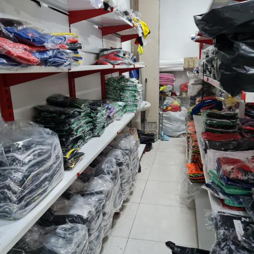 عکس پوشاک ورزشی پویان اسپرت