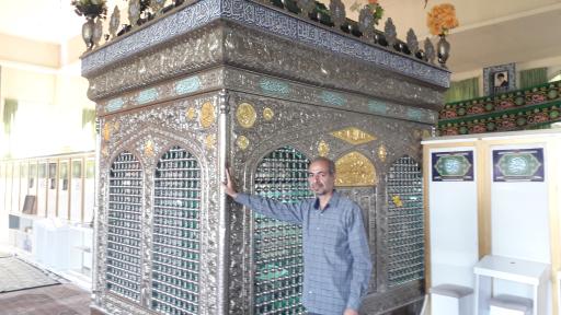 عکس امامزاده 18 تن