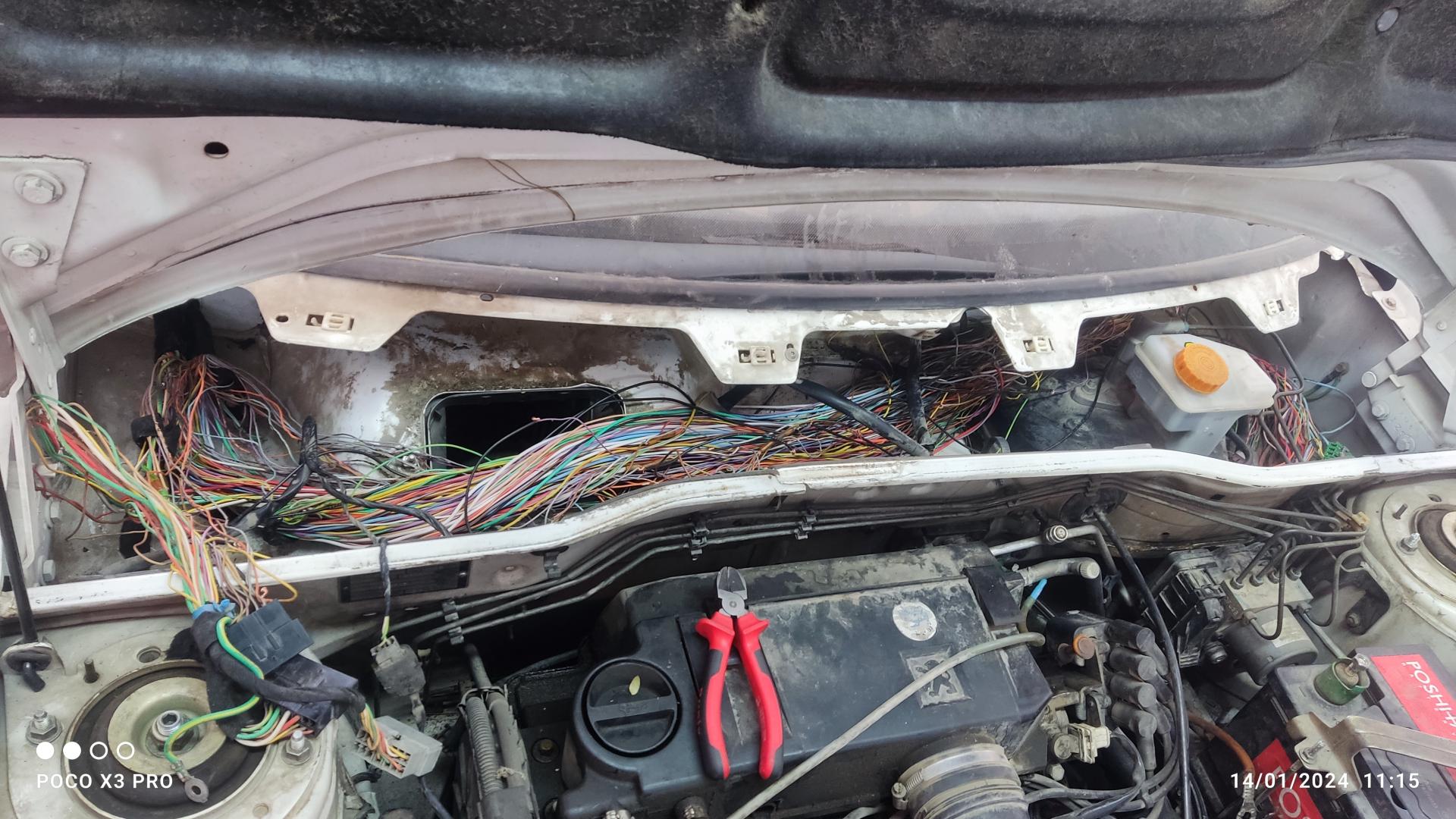 عکس الکترو باطری حسین (خدمات برق،کولر،باطری)