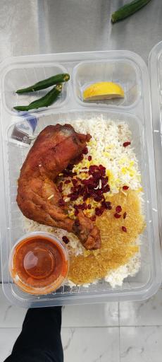 عکس تهیه غذای هلیا